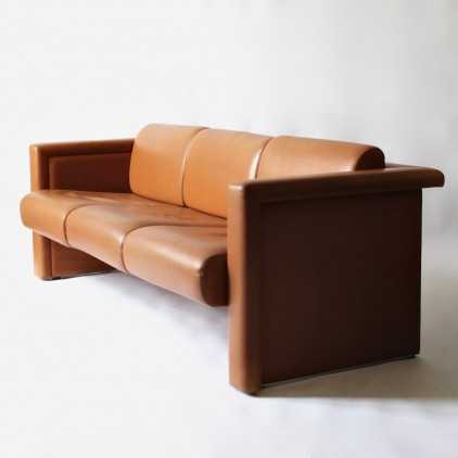 Trix and Robert Haussmann Knoll sofa